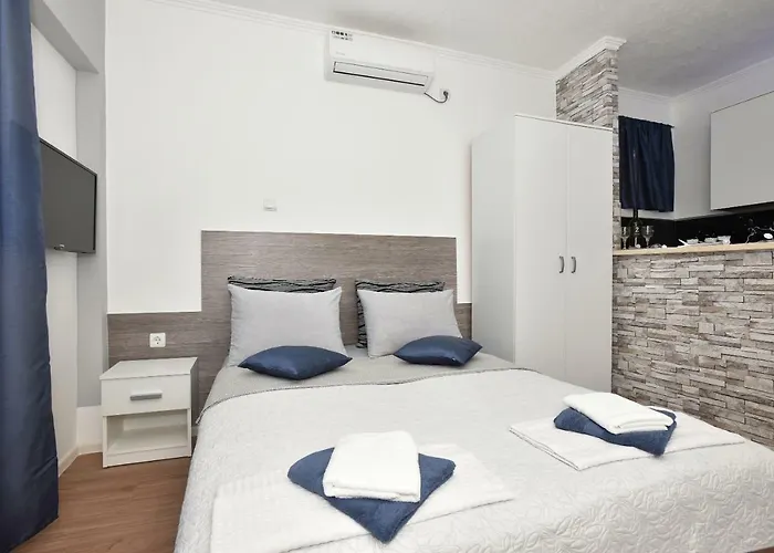 Song Of Joys Makarska