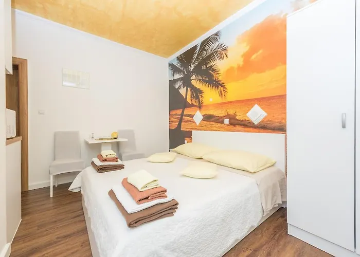 Apartman Song Of Joys *